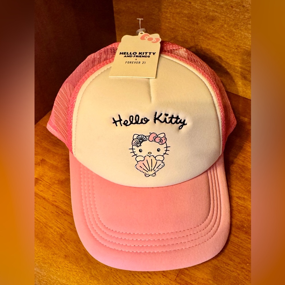 Hello Kitty x Forever 21 LTD Edition/SLDOUT Pink White Seashell Trucker Hat 🐚🎀